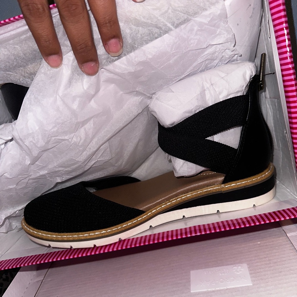 Me Too sandals, Size 6.5, brand new
